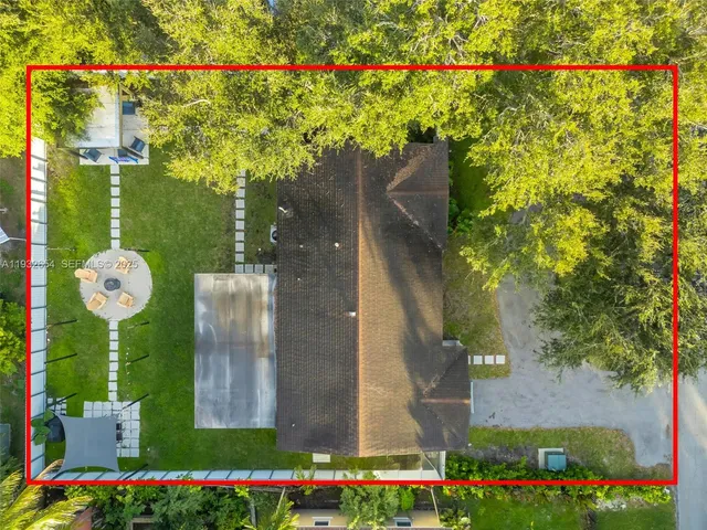 $5,000 | 695 Northeast 160th Street, Miami, FL 33162