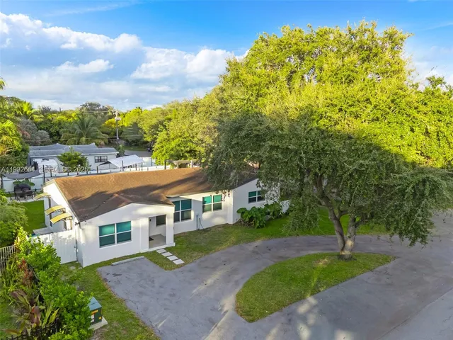 $5,000 | 695 Northeast 160th Street, Miami, FL 33162
