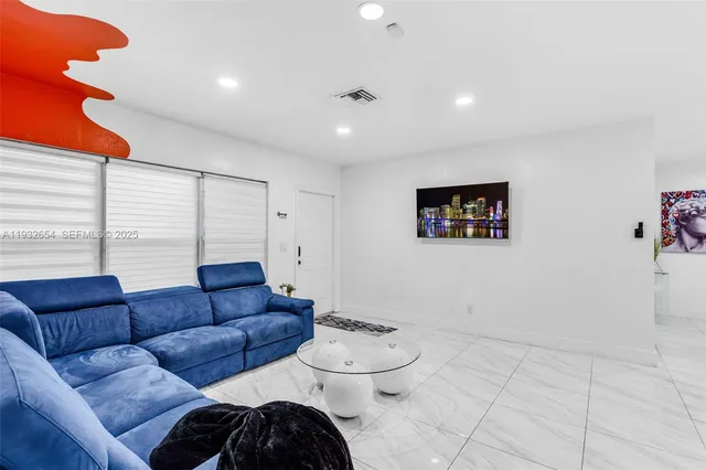 $5,000 | 695 Northeast 160th Street, Miami, FL 33162