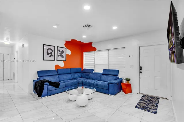 $5,000 | 695 Northeast 160th Street, Miami, FL 33162