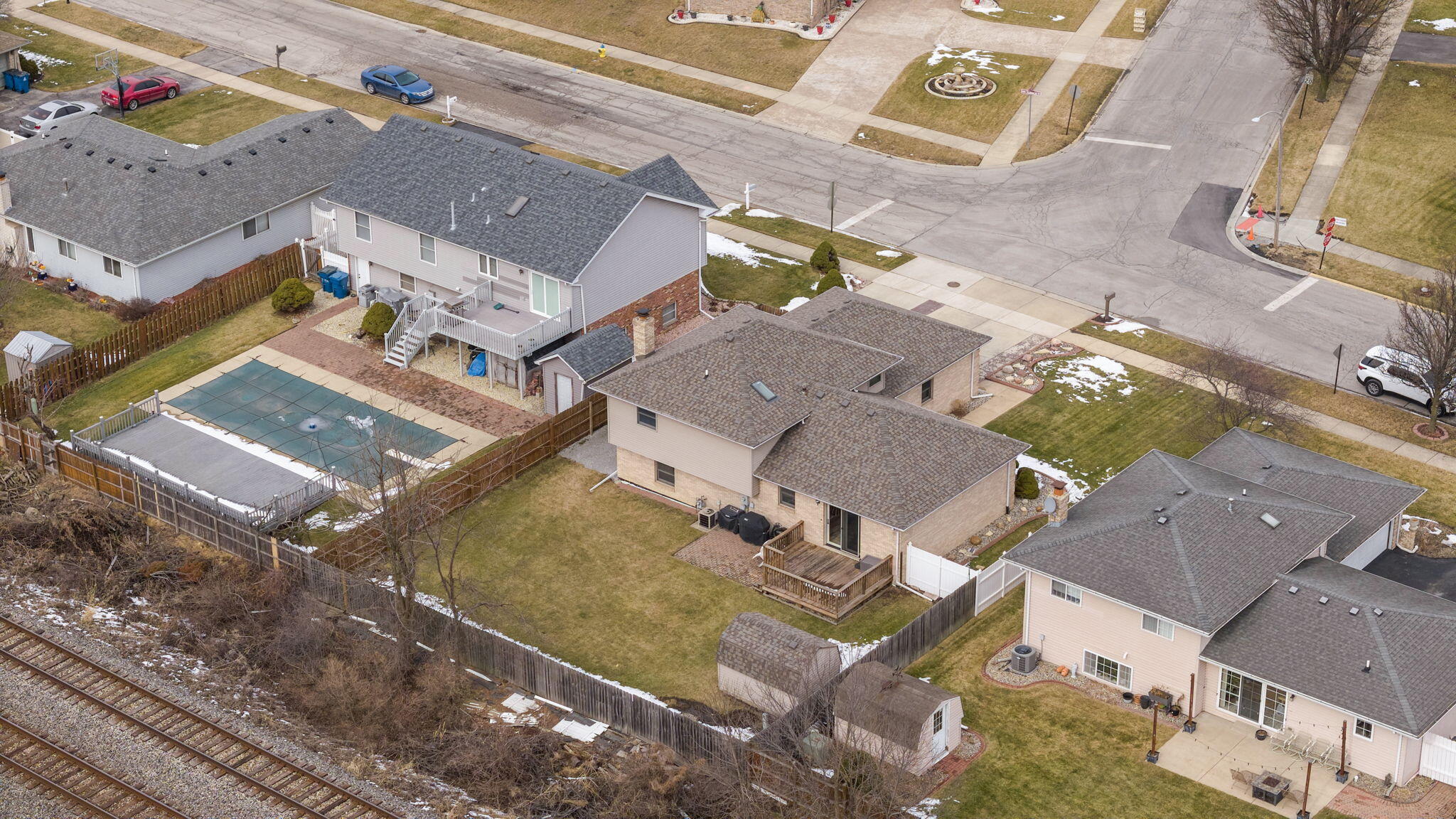 2164 Terrace Drive Highland, IN 46322 - Photo 33 of 34 an aerial view of residential houses with outdoor space