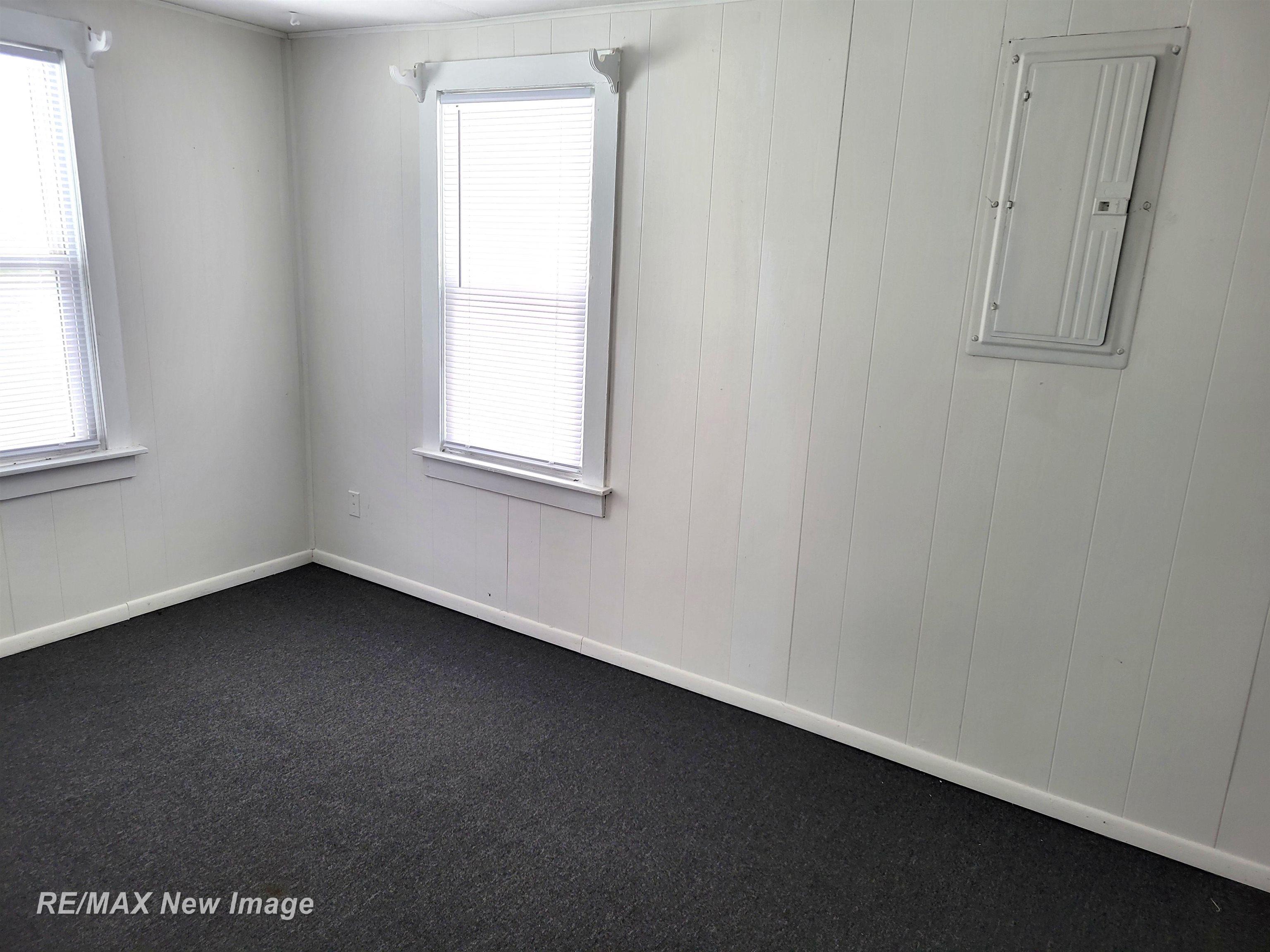 200 Adams Road Saginaw, MI 48609 - Photo 8 of 12 50166891-6270d662-0630-4bff-96c4-860bbabaee8b.JPG