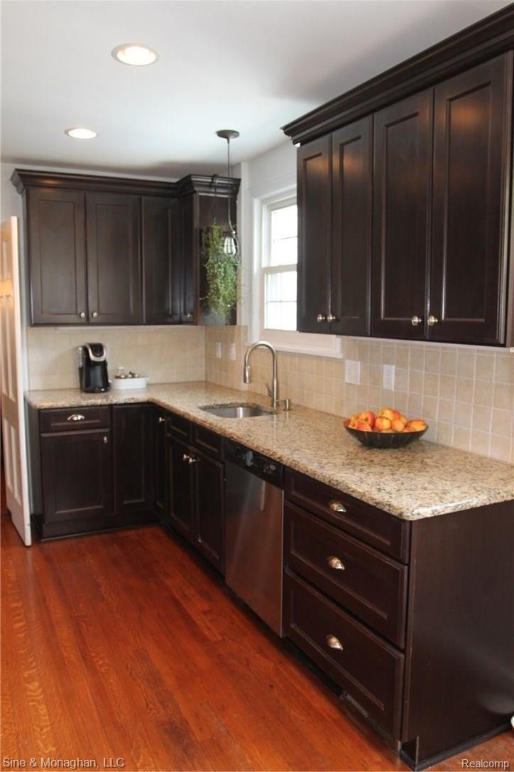 452 Moran Road Grosse Pointe, MI 48236 - Photo 6 of 24 IMG_5752.JPG