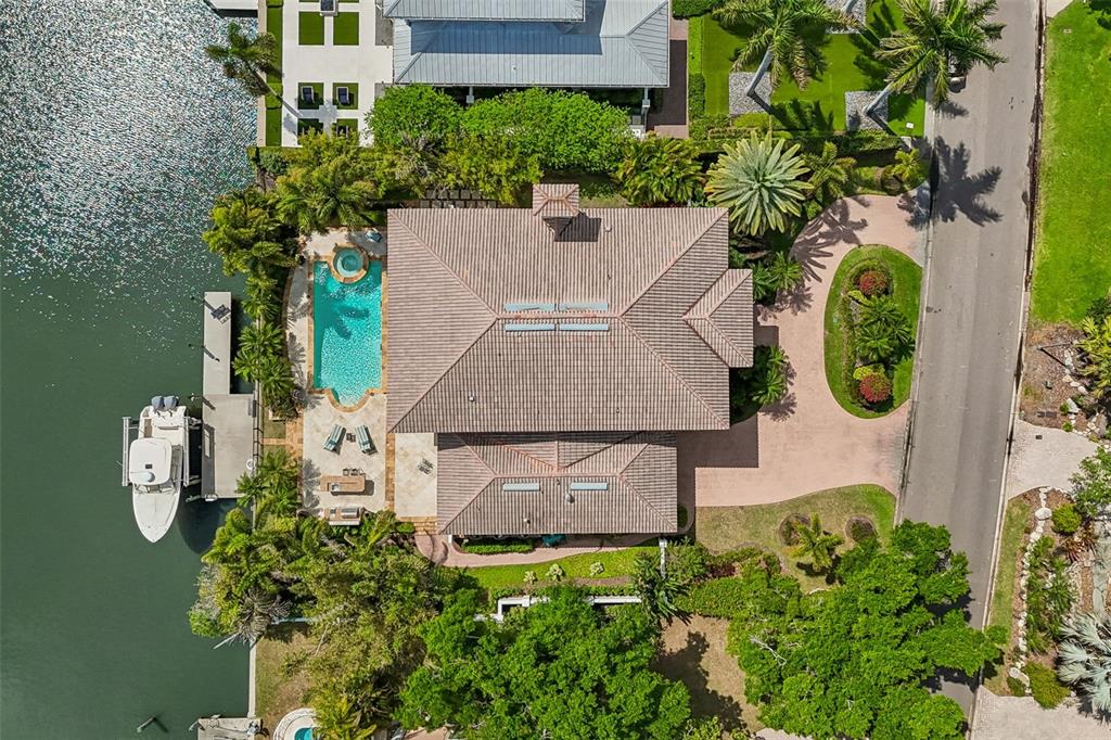 4804 Culbreath Isles Road Tampa, FL 33629 - Photo 57 of 70 an aerial view of a house with yard swimming pool and outdoor seating