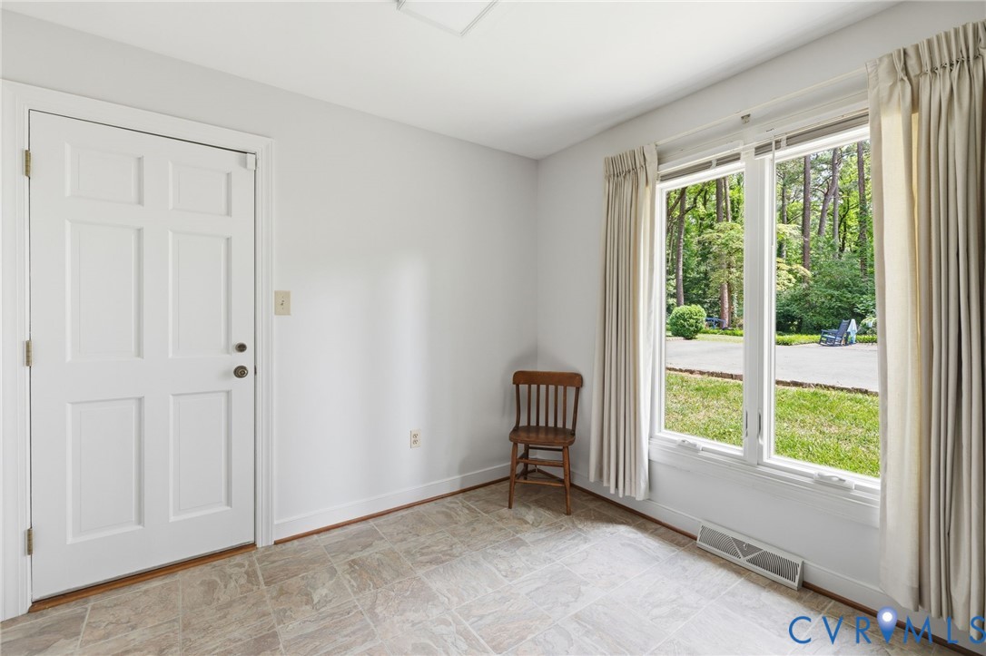 2829 Lansdale Road Richmond, VA 23225 - Photo 20 of 39 Access to rear yard