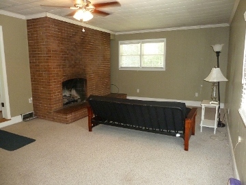 433 Frontage Road Rocky Mount, VA 24151 - Photo 10 of 29 Family Room