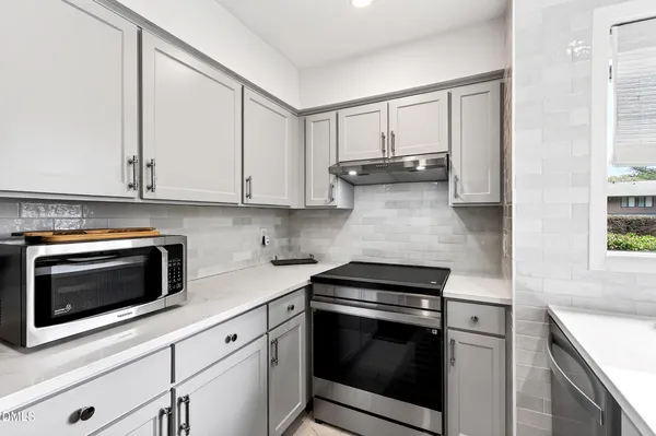 $385,000 | 907 Oak Tree Drive, Chapel Hill, NC 27517