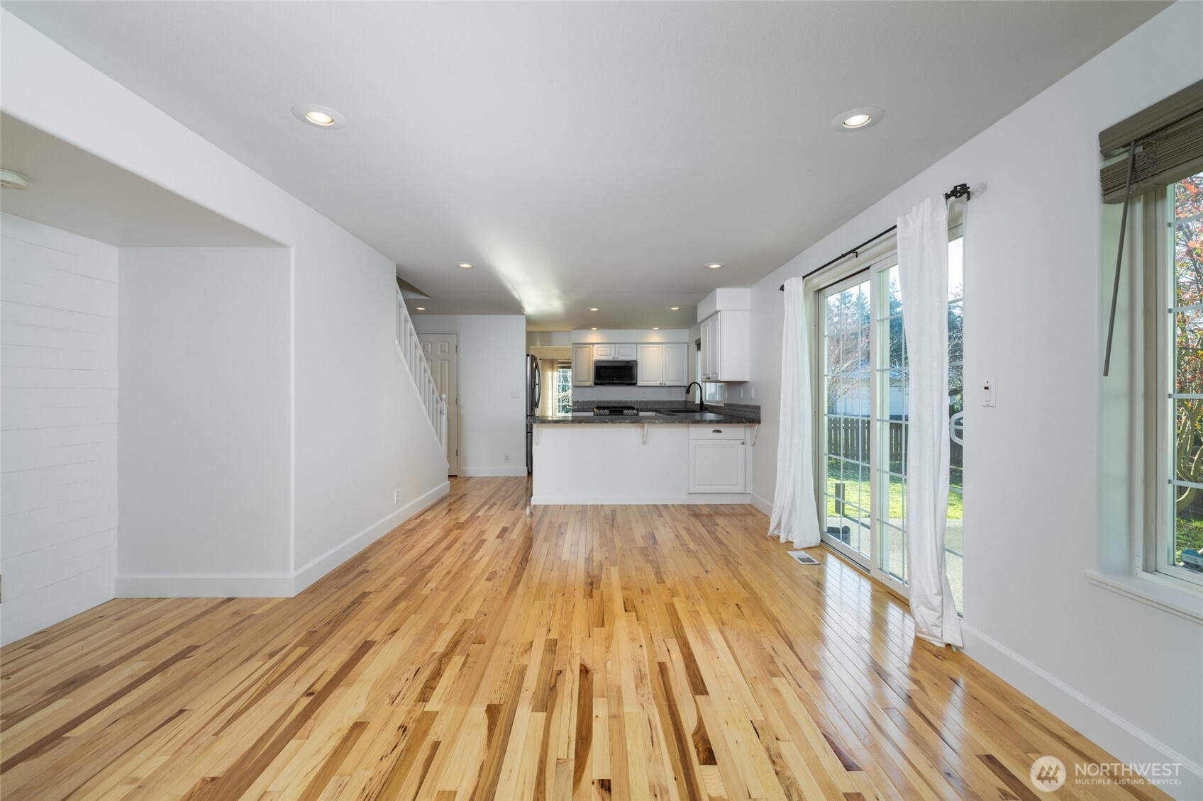 2419 Southwest Capital Drive Oak Harbor, WA 98277 - Photo 15 of 38