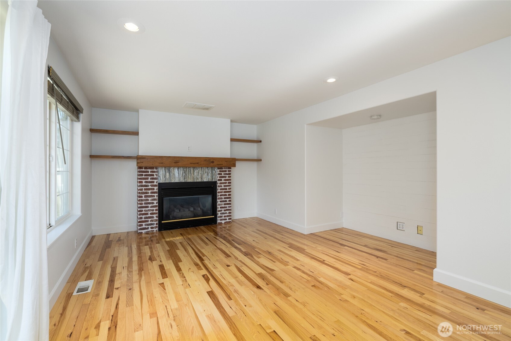 2419 Southwest Capital Drive Oak Harbor, WA 98277 - Photo 17 of 38