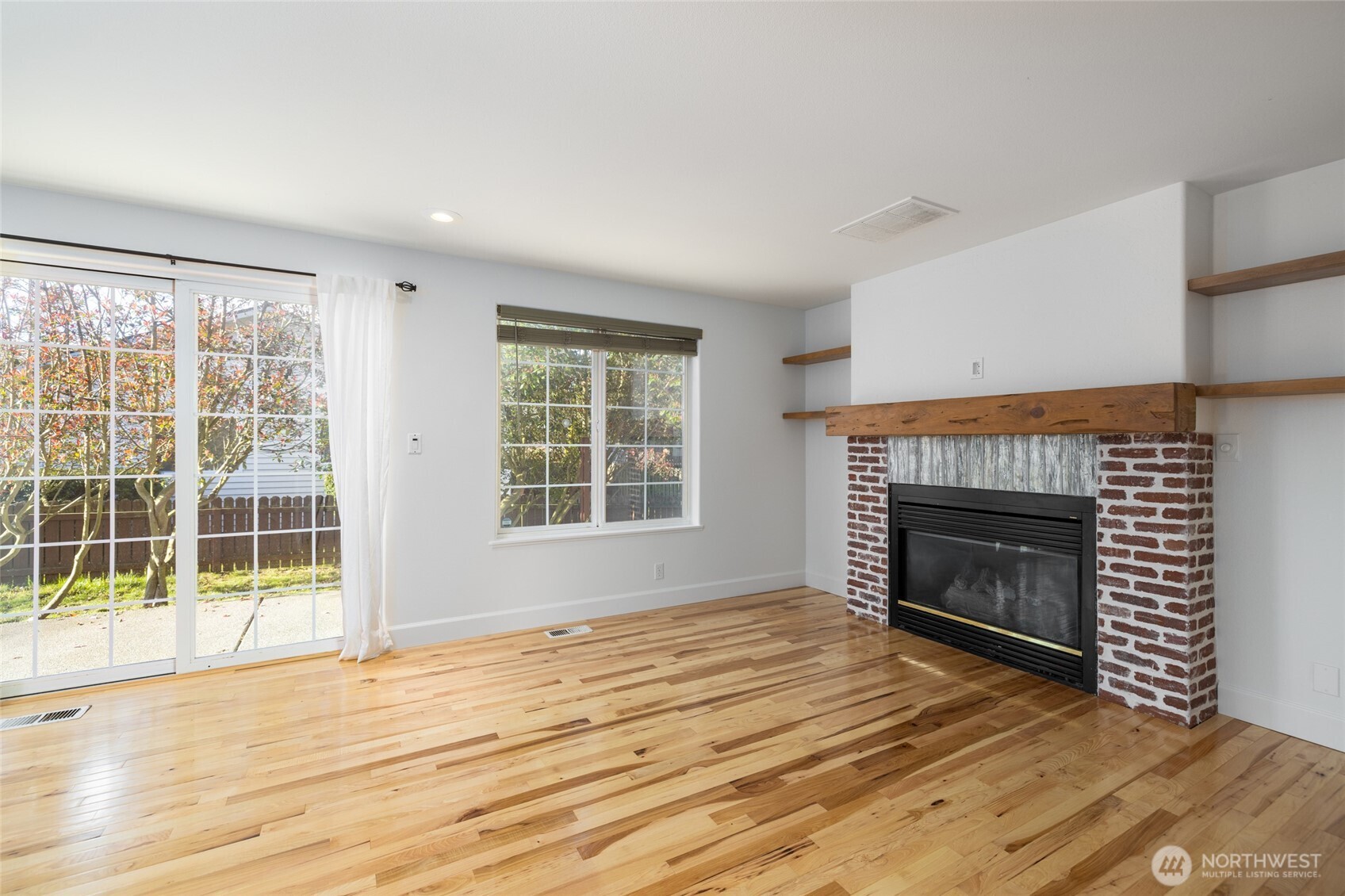 2419 Southwest Capital Drive Oak Harbor, WA 98277 - Photo 19 of 38