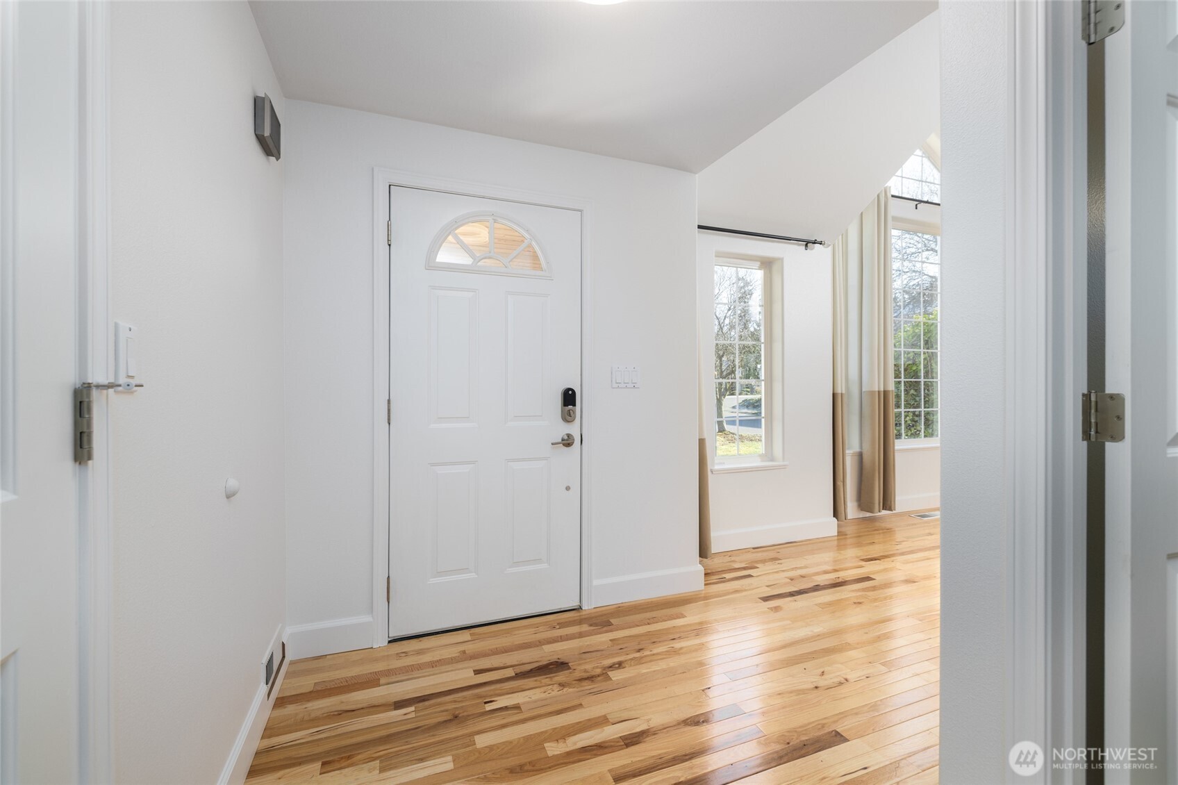 2419 Southwest Capital Drive Oak Harbor, WA 98277 - Photo 3 of 38