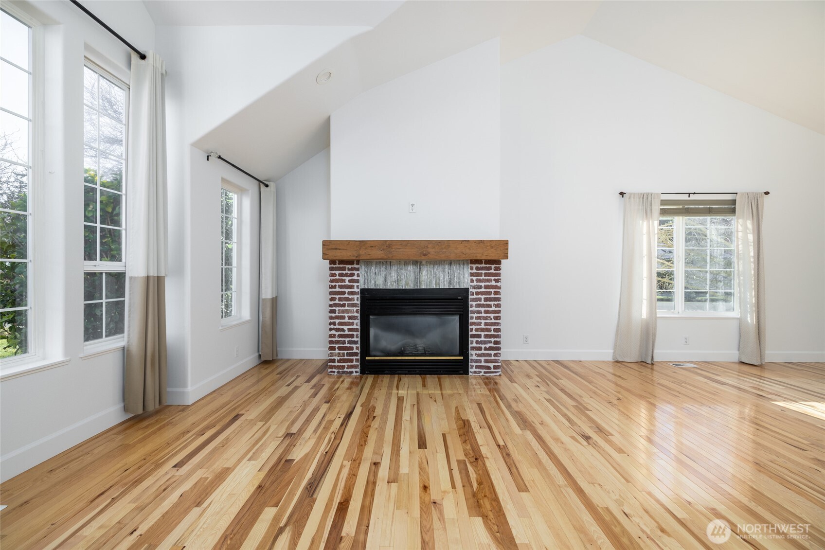 2419 Southwest Capital Drive Oak Harbor, WA 98277 - Photo 8 of 38