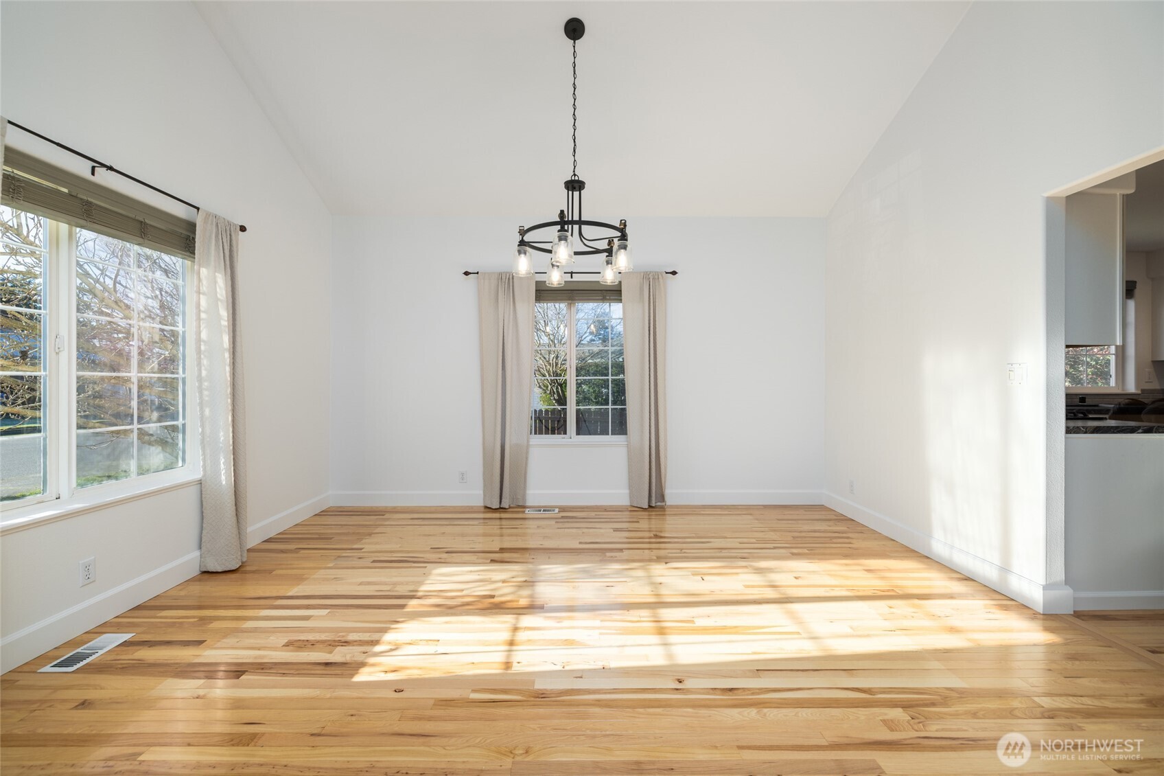 2419 Southwest Capital Drive Oak Harbor, WA 98277 - Photo 9 of 38