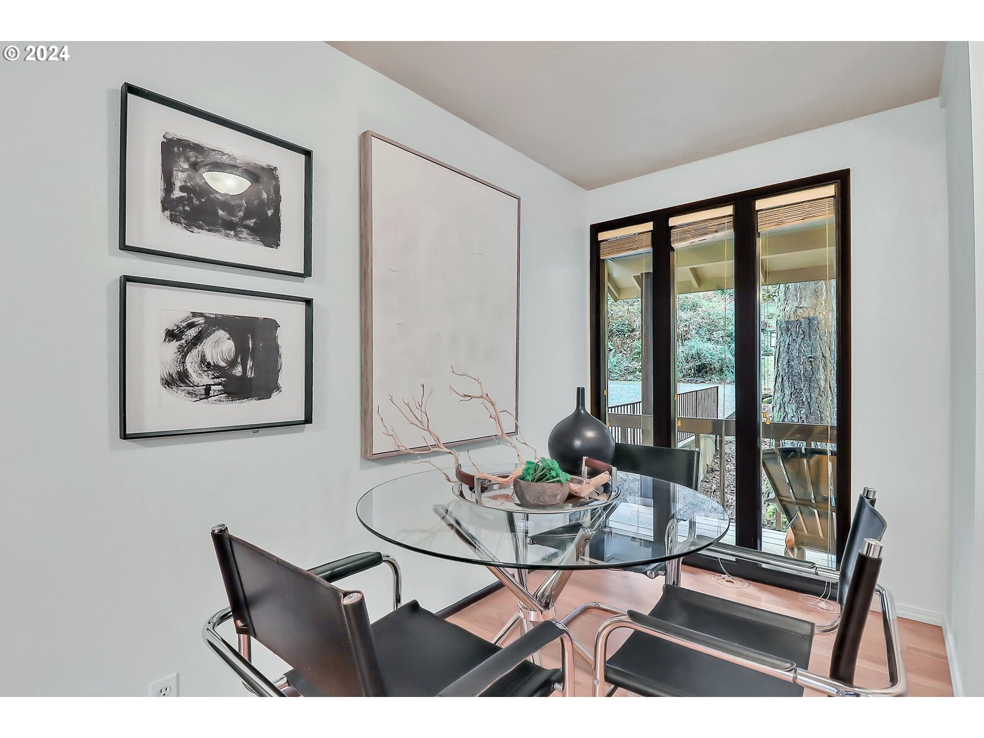 2755 Warren Street Eugene, OR 97405 - Photo 16 of 43 Breakfast Area