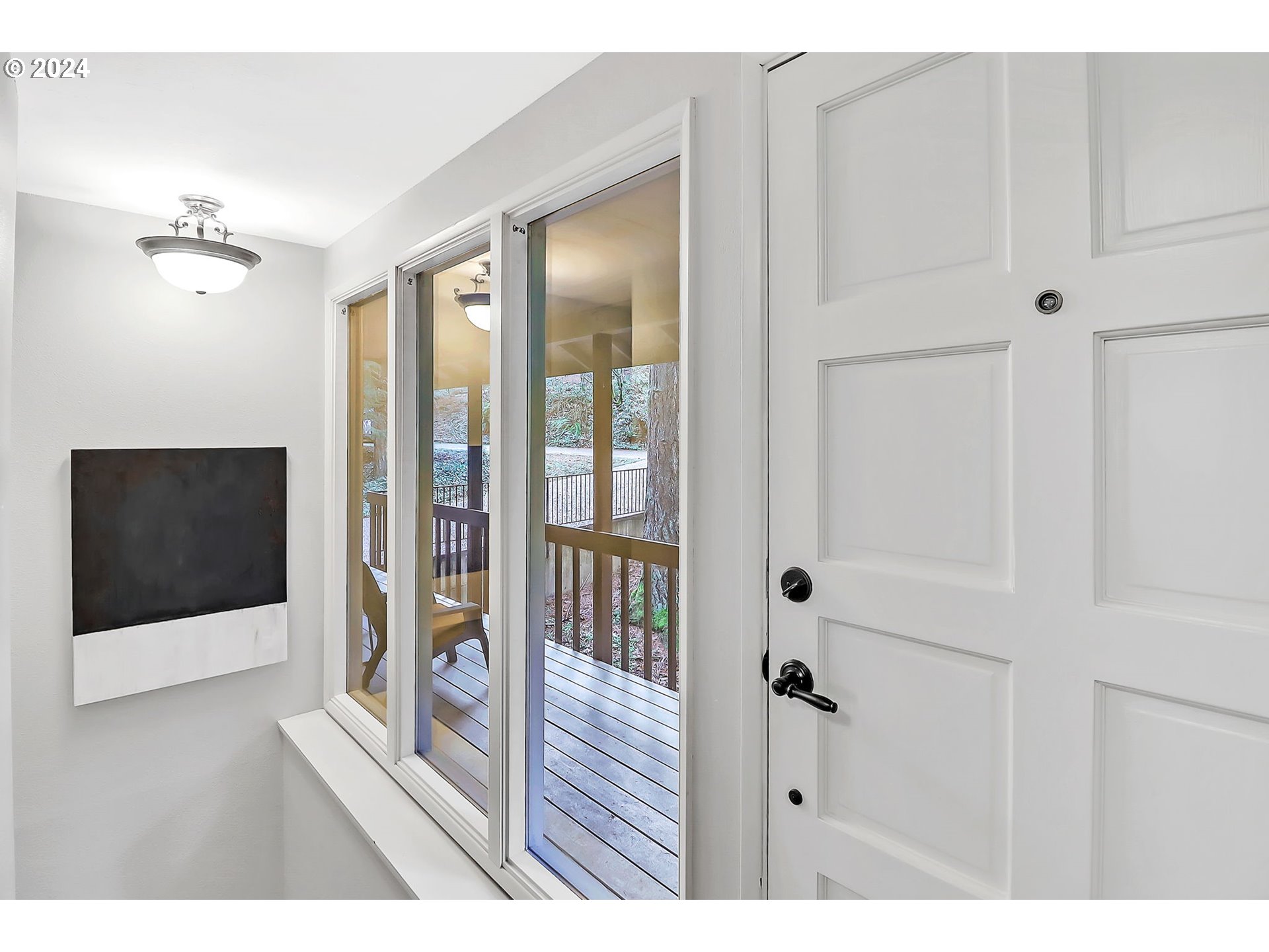 2755 Warren Street Eugene, OR 97405 - Photo 18 of 43 Entrance/Foyer