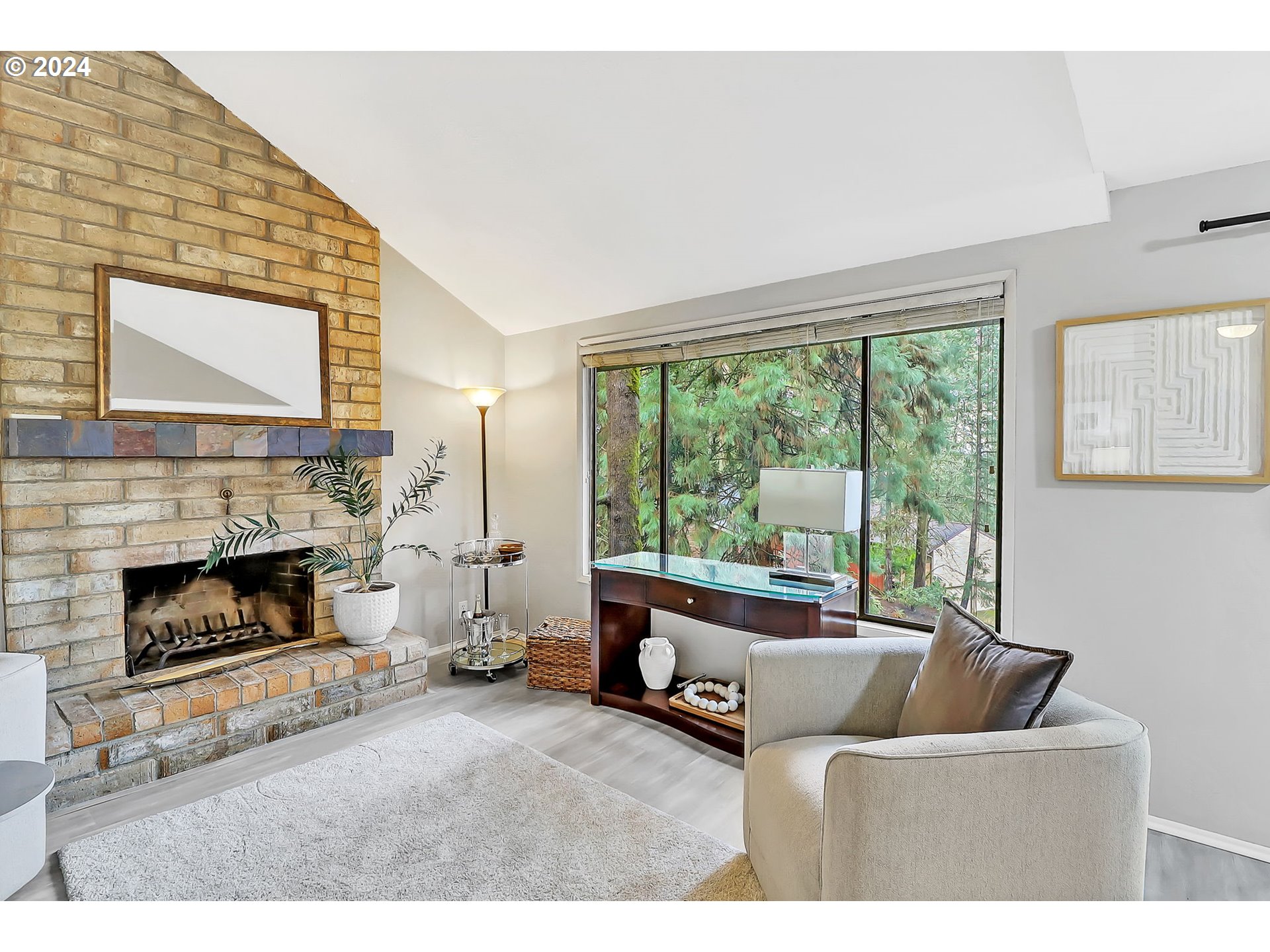 2755 Warren Street Eugene, OR 97405 - Photo 4 of 43 Living Room