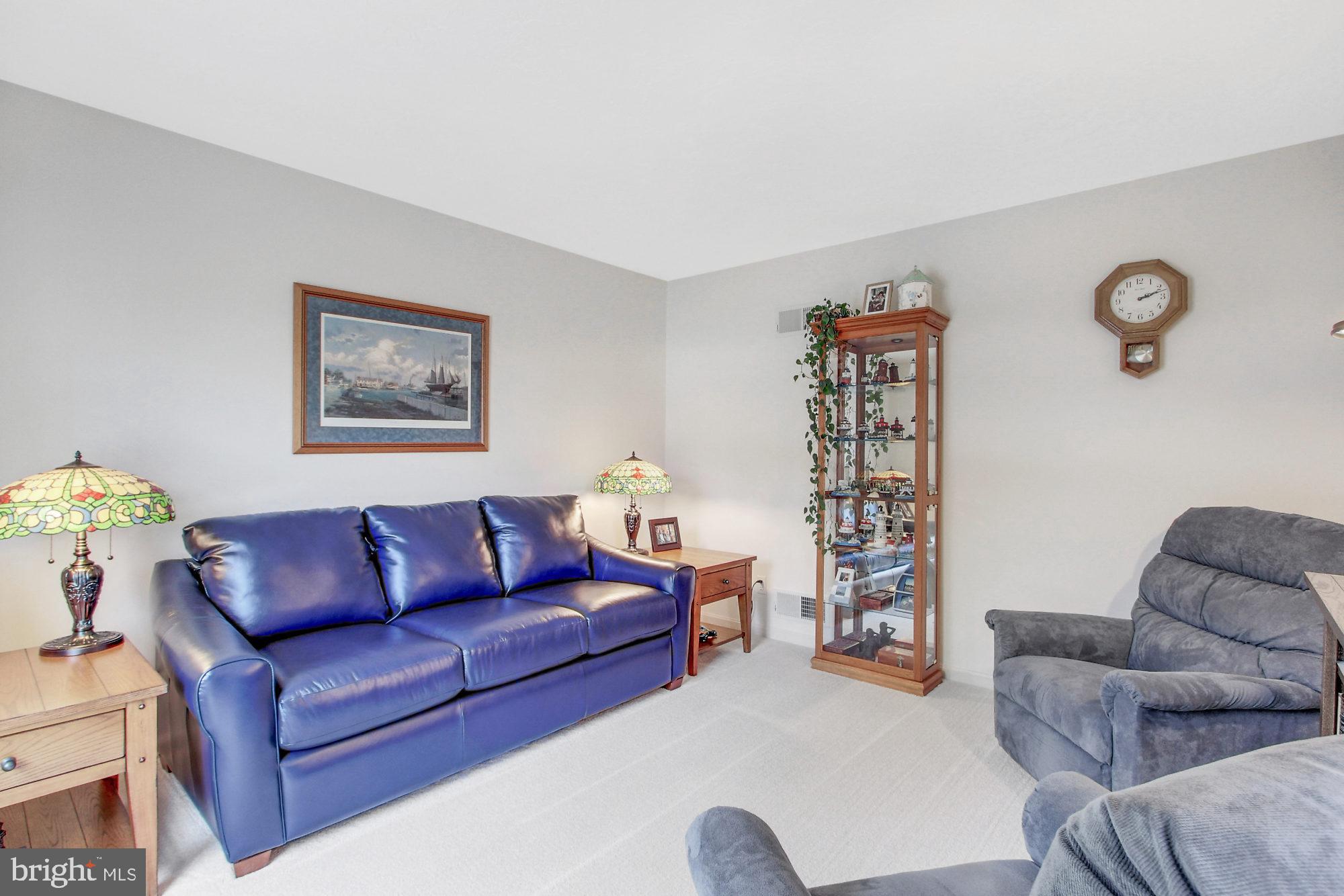 685 Woodside Road York, PA 17406 - Photo 4 of 25 Gallery Image 4