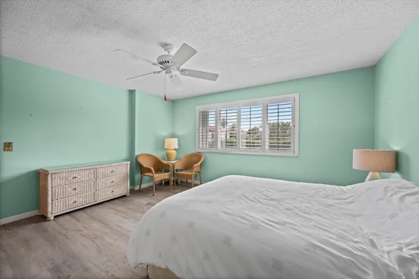 $2,000 | 421 South Lakeside Drive, Unit 10, Lake Worth Beach, FL 33460