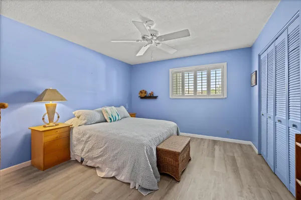 $2,000 | 421 South Lakeside Drive, Unit 10, Lake Worth Beach, FL 33460