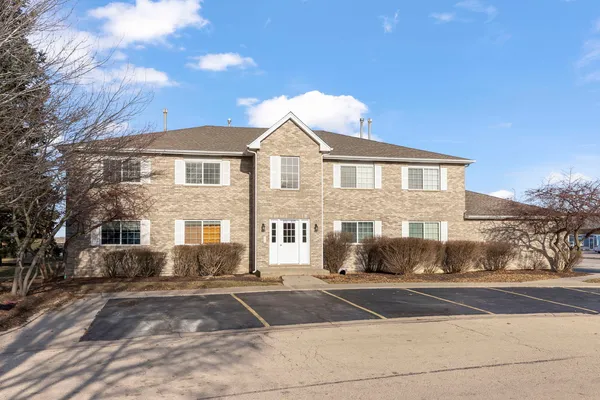 $185,000 | 809 Constance Lane, Unit 809, Sycamore, IL 60178