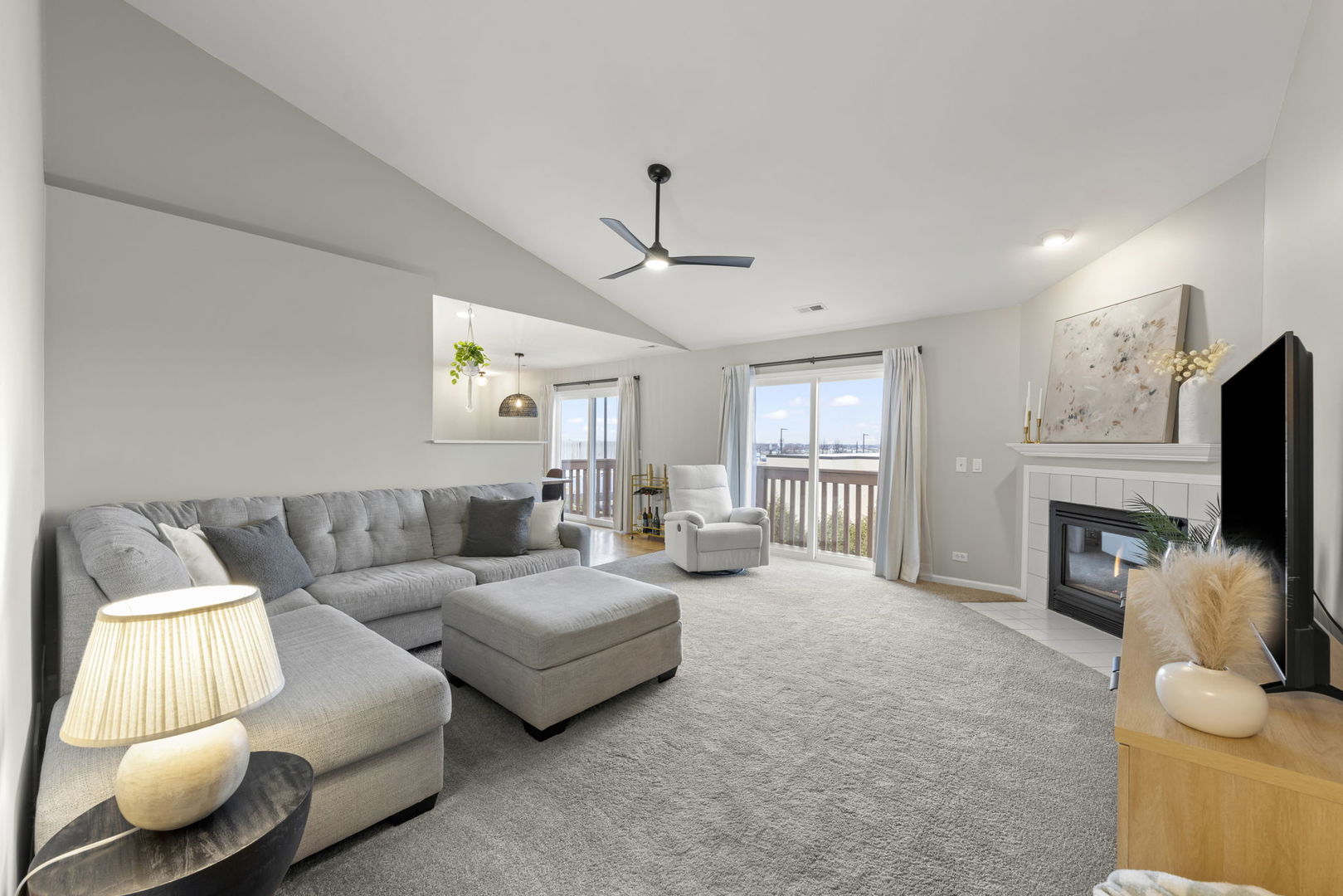 809 Constance Lane, Unit 809 Sycamore, IL 60178 - Photo 2 of 27