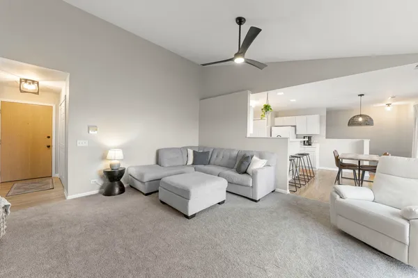 $185,000 | 809 Constance Lane, Unit 809, Sycamore, IL 60178