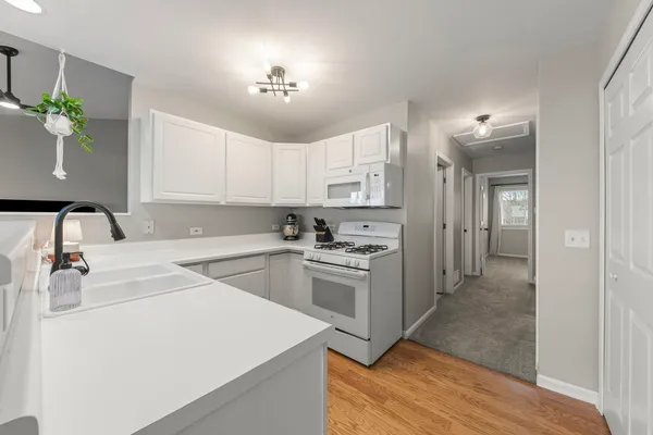 $185,000 | 809 Constance Lane, Unit 809, Sycamore, IL 60178