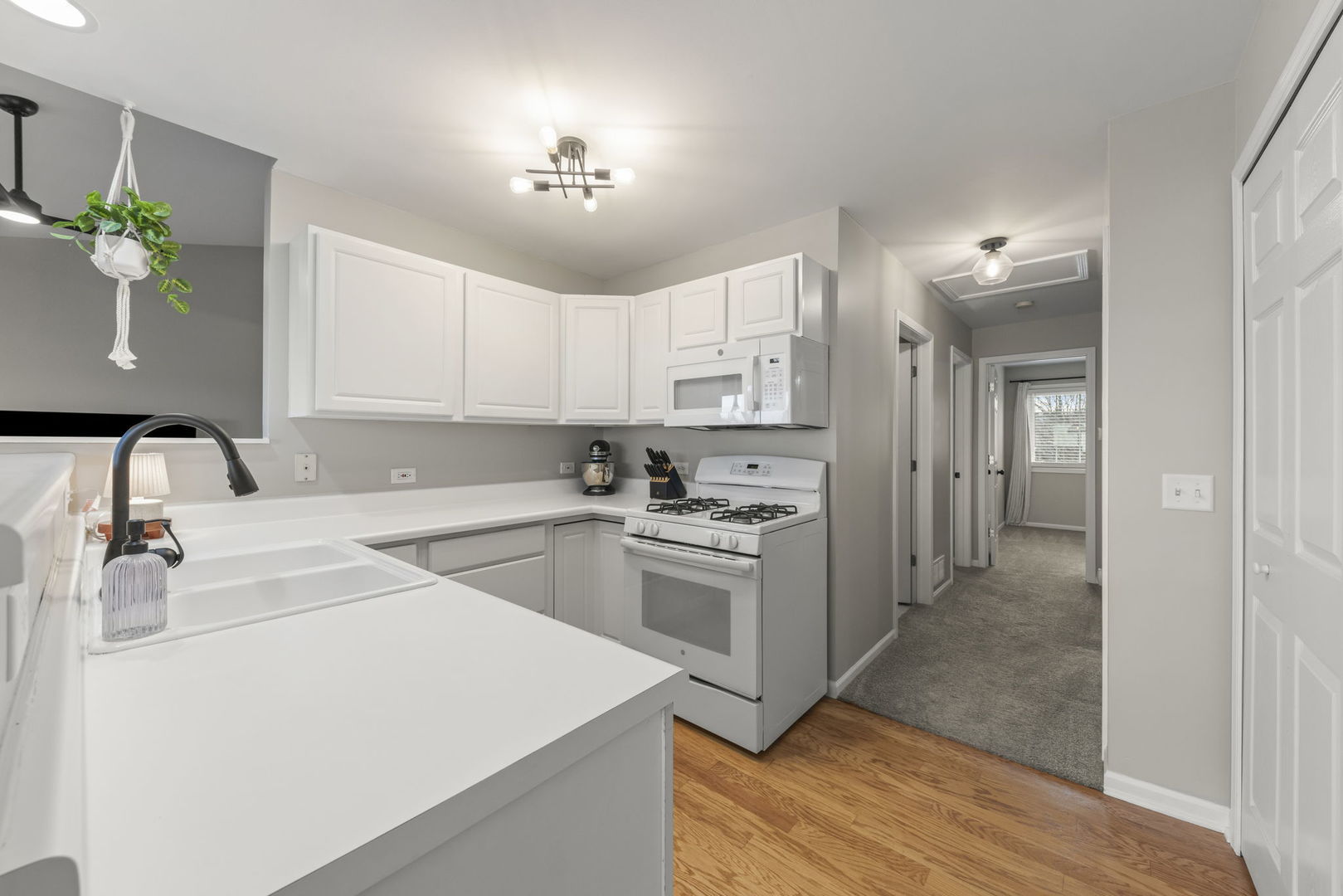 809 Constance Lane, Unit 809 Sycamore, IL 60178 - Photo 8 of 27