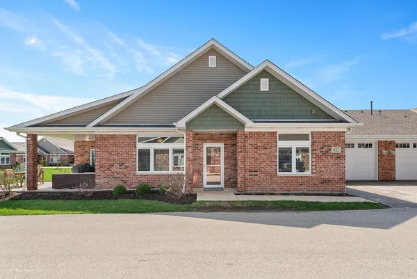 $385,000 | 423 Stearn Drive, Unit 423, Genoa, IL 60135