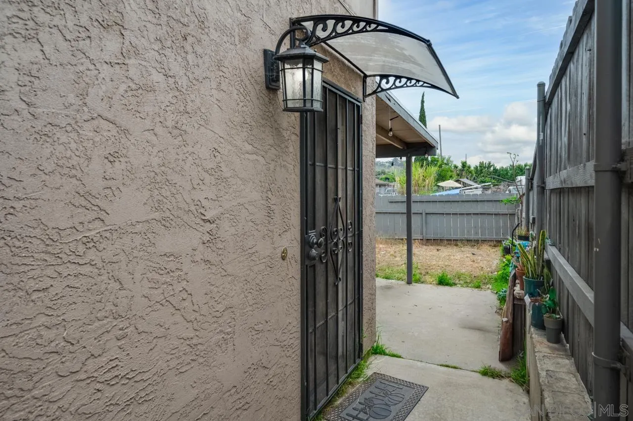 8713-15 Central Way Spring Valley, CA 91977 - Photo 17 of 39 Gallery Image 17