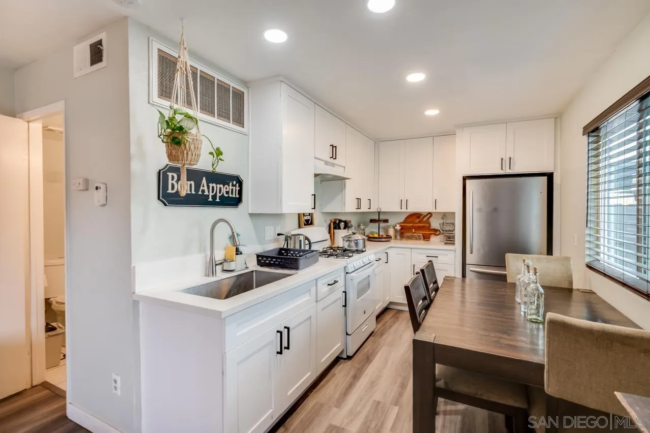 8713-15 Central Way Spring Valley, CA 91977 - Photo 6 of 39 Gallery Image 6