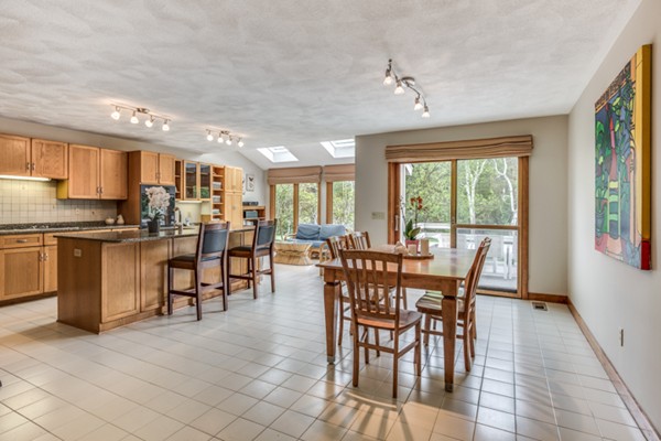 65 Oxbow Road Lincoln, MA 01773 - Photo 5 of 19