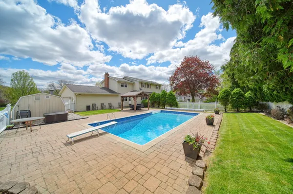 $418,000 | 3818 Midberry Road, Jackson, MI 49203