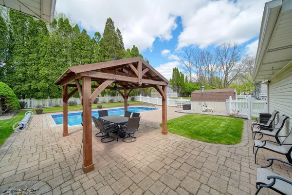 $418,000 | 3818 Midberry Road, Jackson, MI 49203