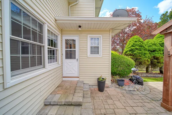 $418,000 | 3818 Midberry Road, Jackson, MI 49203