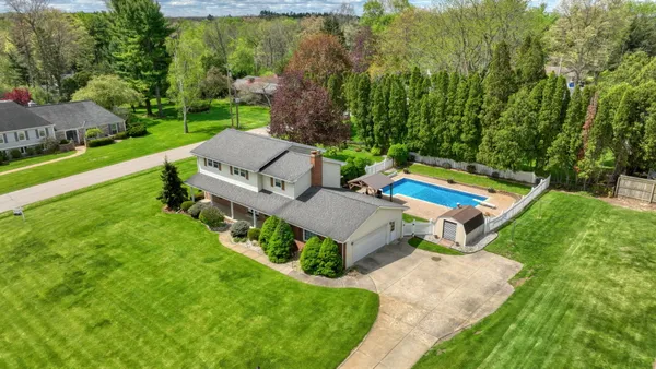 $418,000 | 3818 Midberry Road, Jackson, MI 49203
