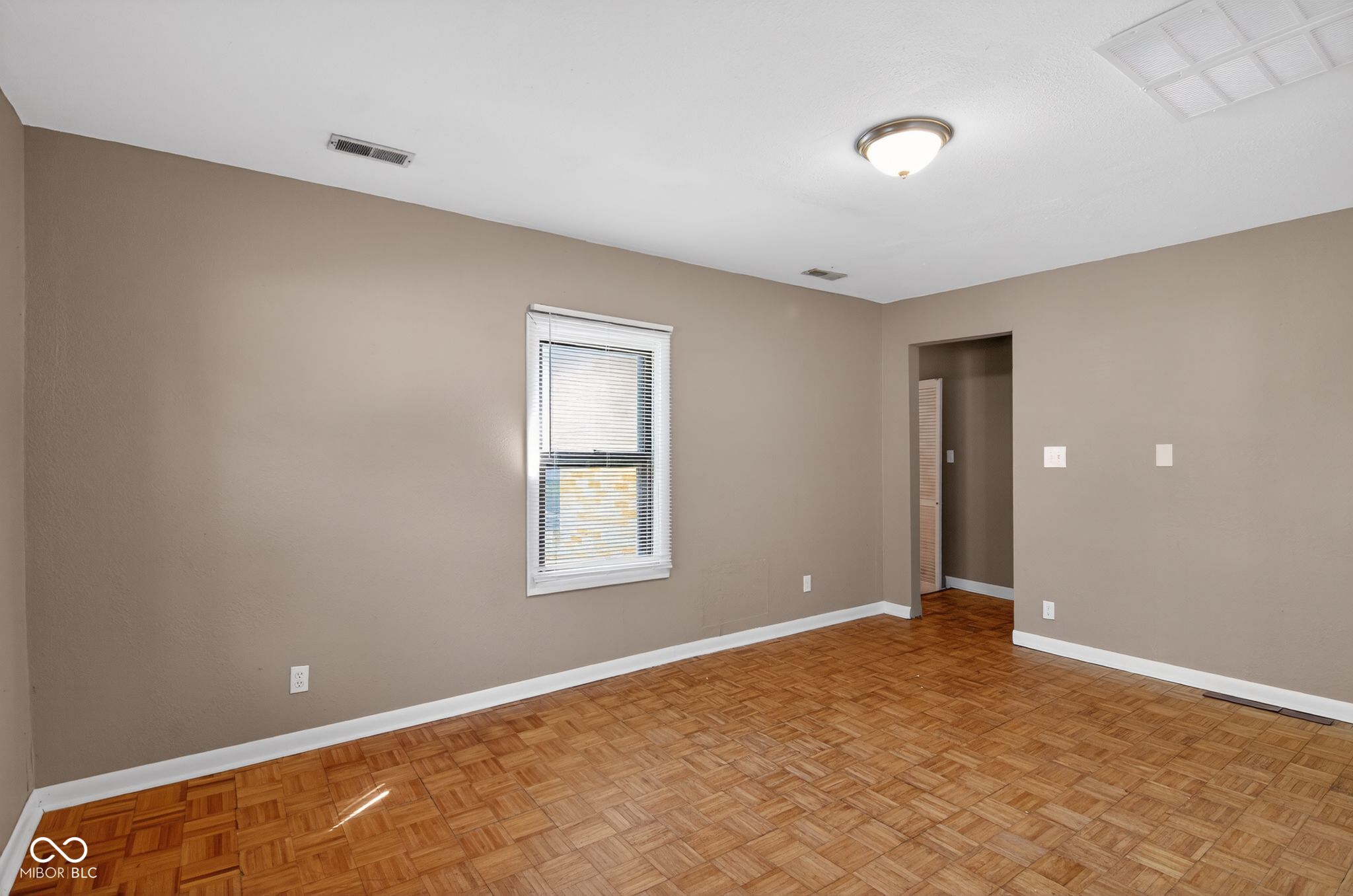4328 North Kenmore Road Indianapolis, IN 46226 - Photo 11 of 34