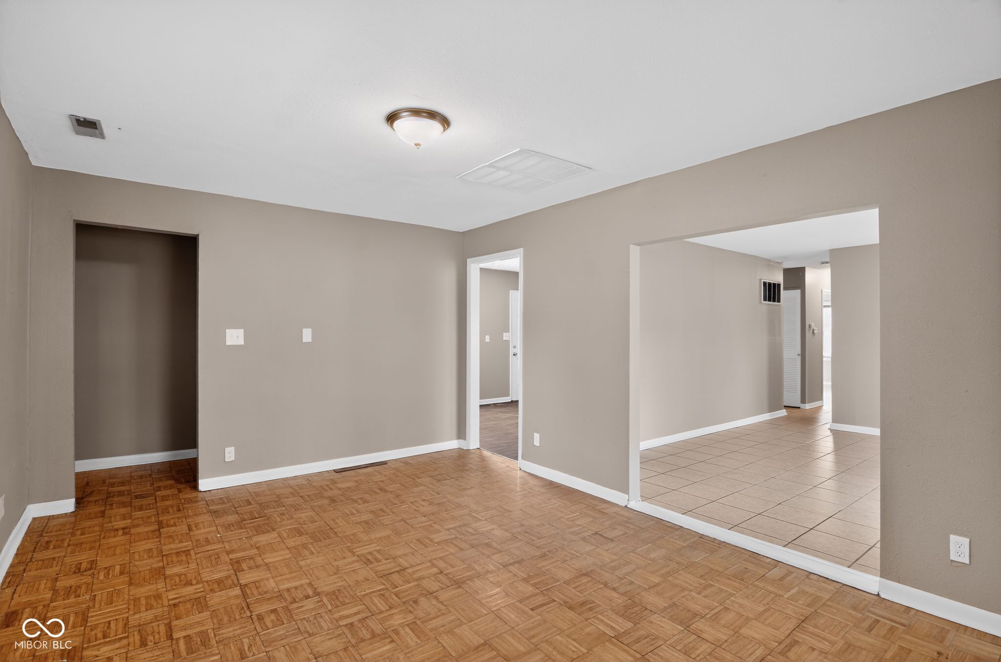 4328 North Kenmore Road Indianapolis, IN 46226 - Photo 16 of 34