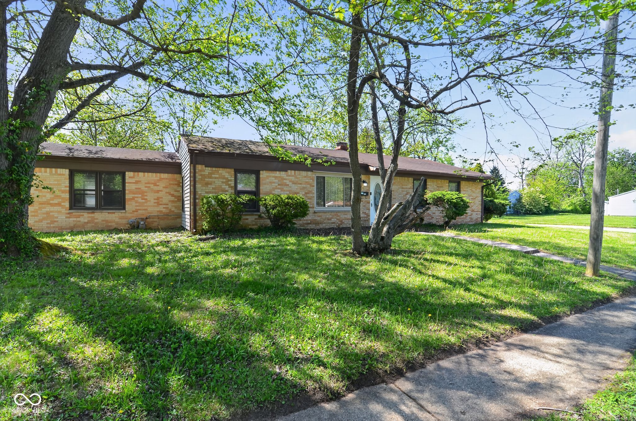 4328 North Kenmore Road Indianapolis, IN 46226 - Photo 3 of 34