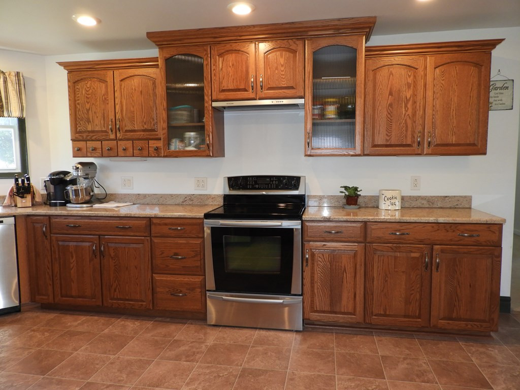 1209 Cumberland Head Road Plattsburgh, NY 12901 - Photo 6 of 29 Gallery Image 6