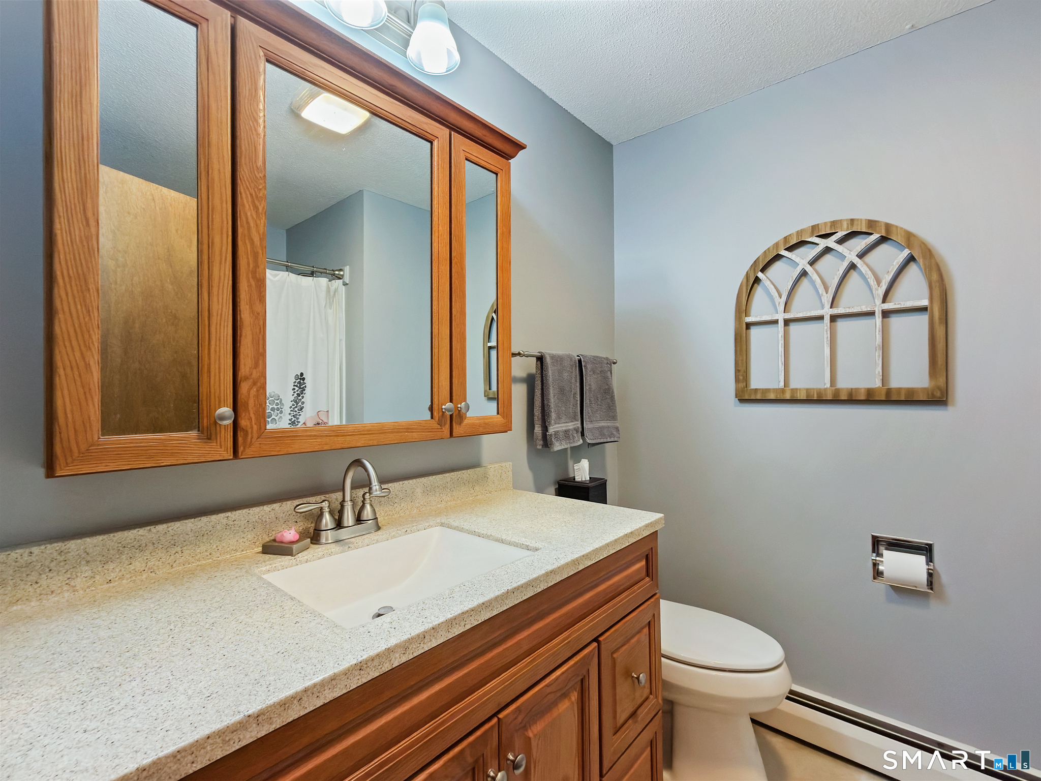 5 Rio Road Burlington, CT 06013 - Photo 25 of 40 Second full bath in the bedroom wing