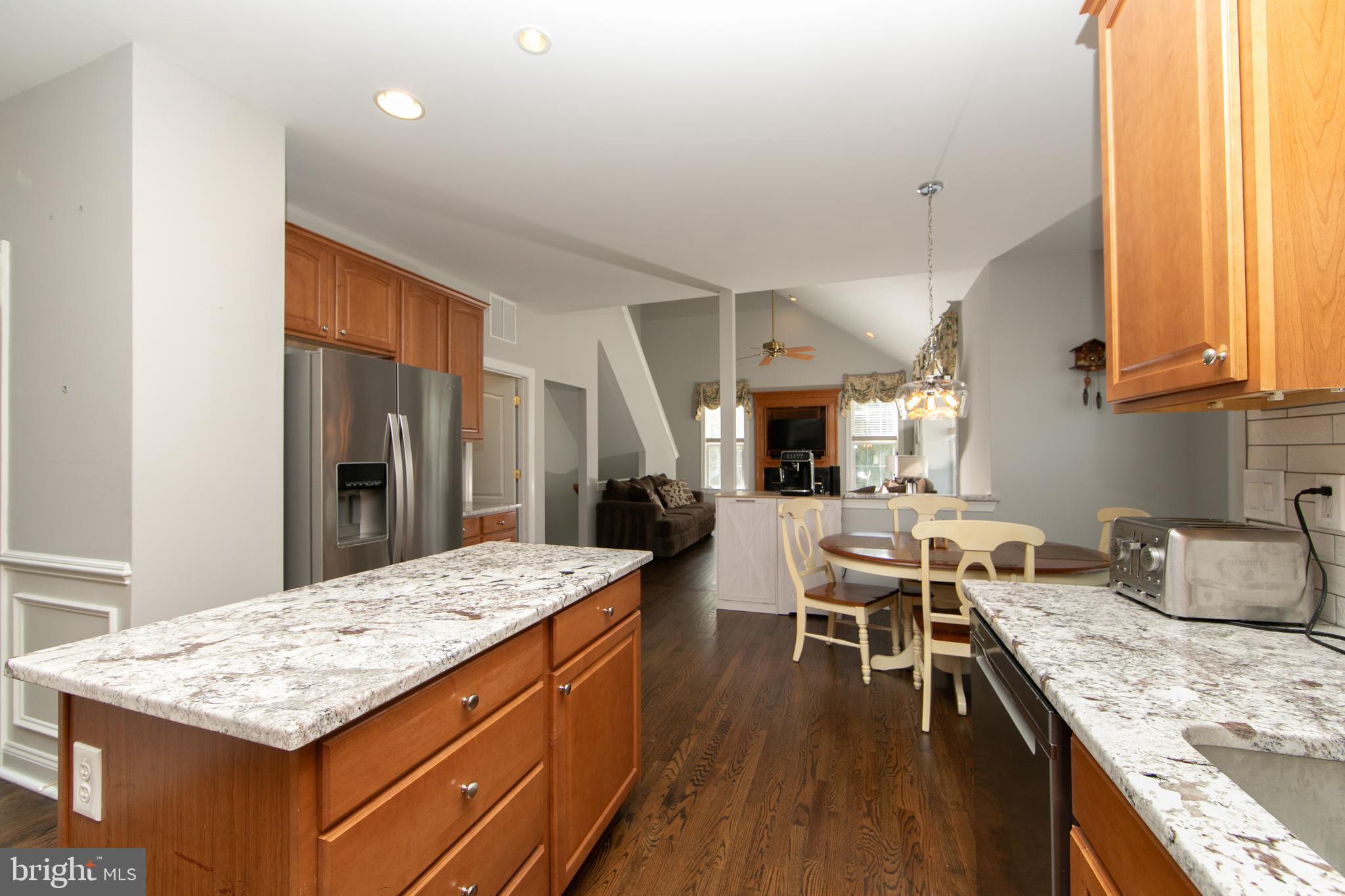 7 Kyle Court Mount Laurel, NJ 08054 - Photo 23 of 67 Island Kitchen/Eating area