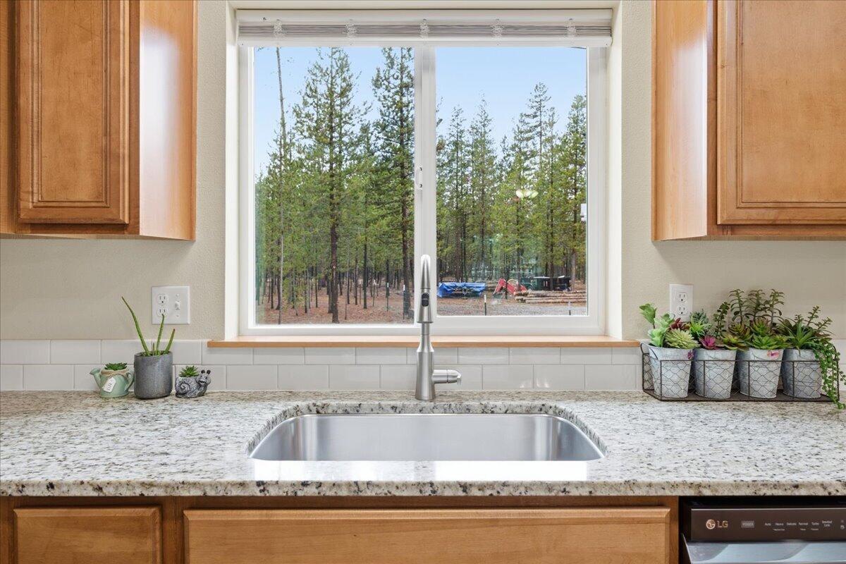 51475 Wheeler Road La Pine, OR 97739 - Photo 18 of 59 18-019_DSC07544