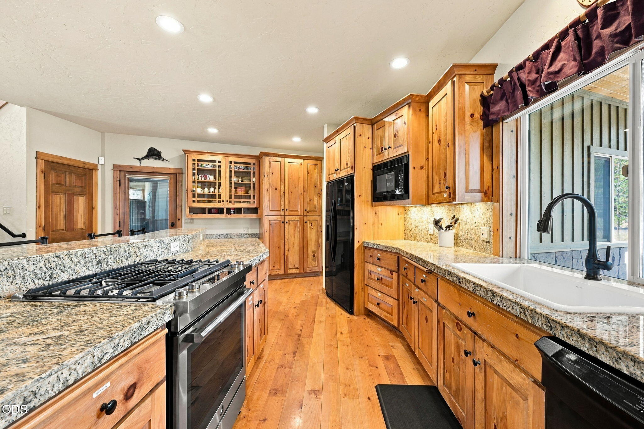 18211 Oregon Loop, Unit 1 Sunriver, OR 97707 - Photo 16 of 72 Gallery Image 16