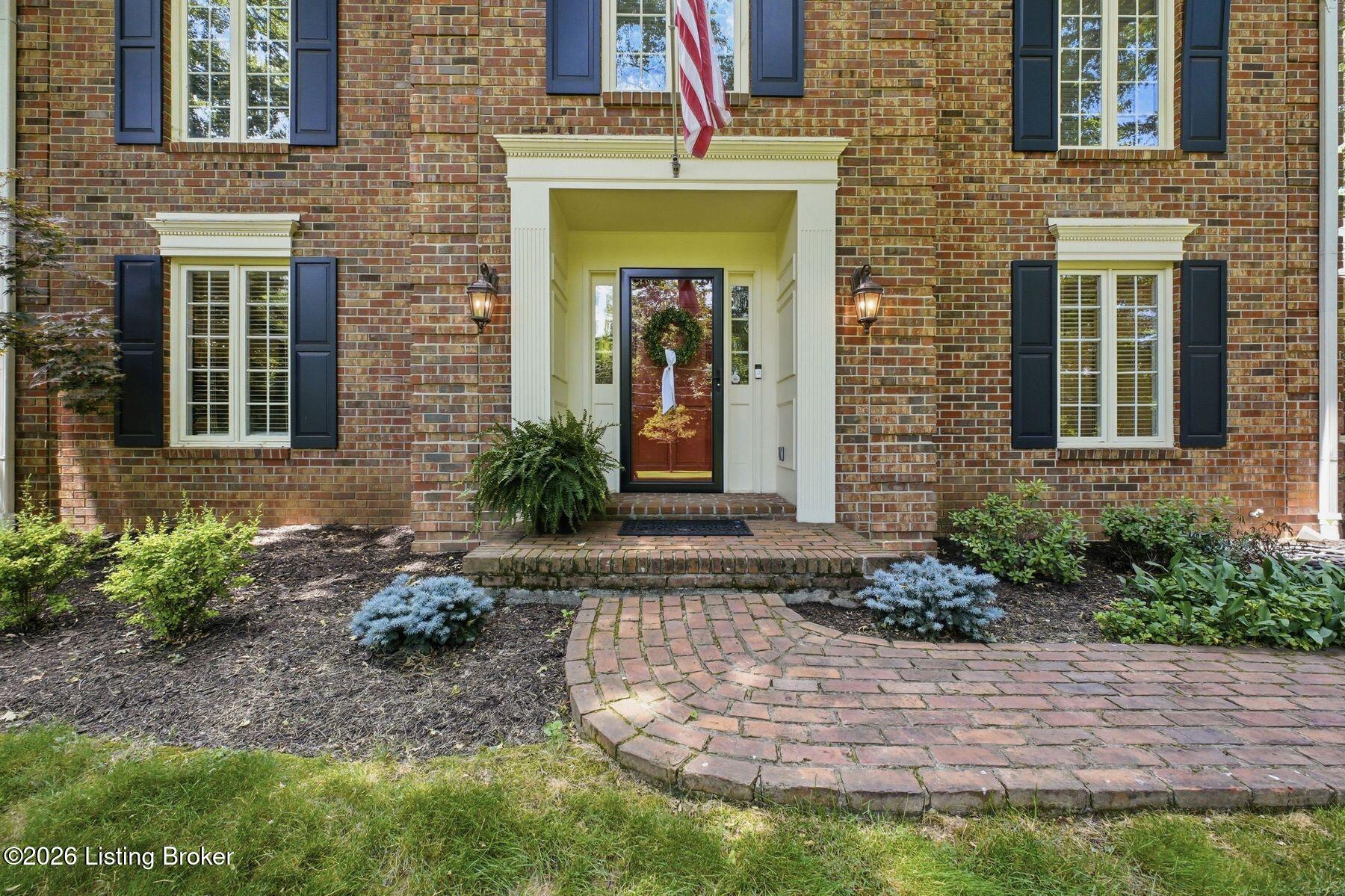 704 Evergreen Road Anchorage, KY 40223 - Photo 3 of 39 photo_online_002
