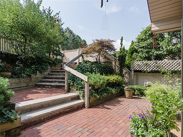 65 Algonquin Road, Unit 65 Newton, MA 02467 - Photo 2 of 17 Gallery Image 2
