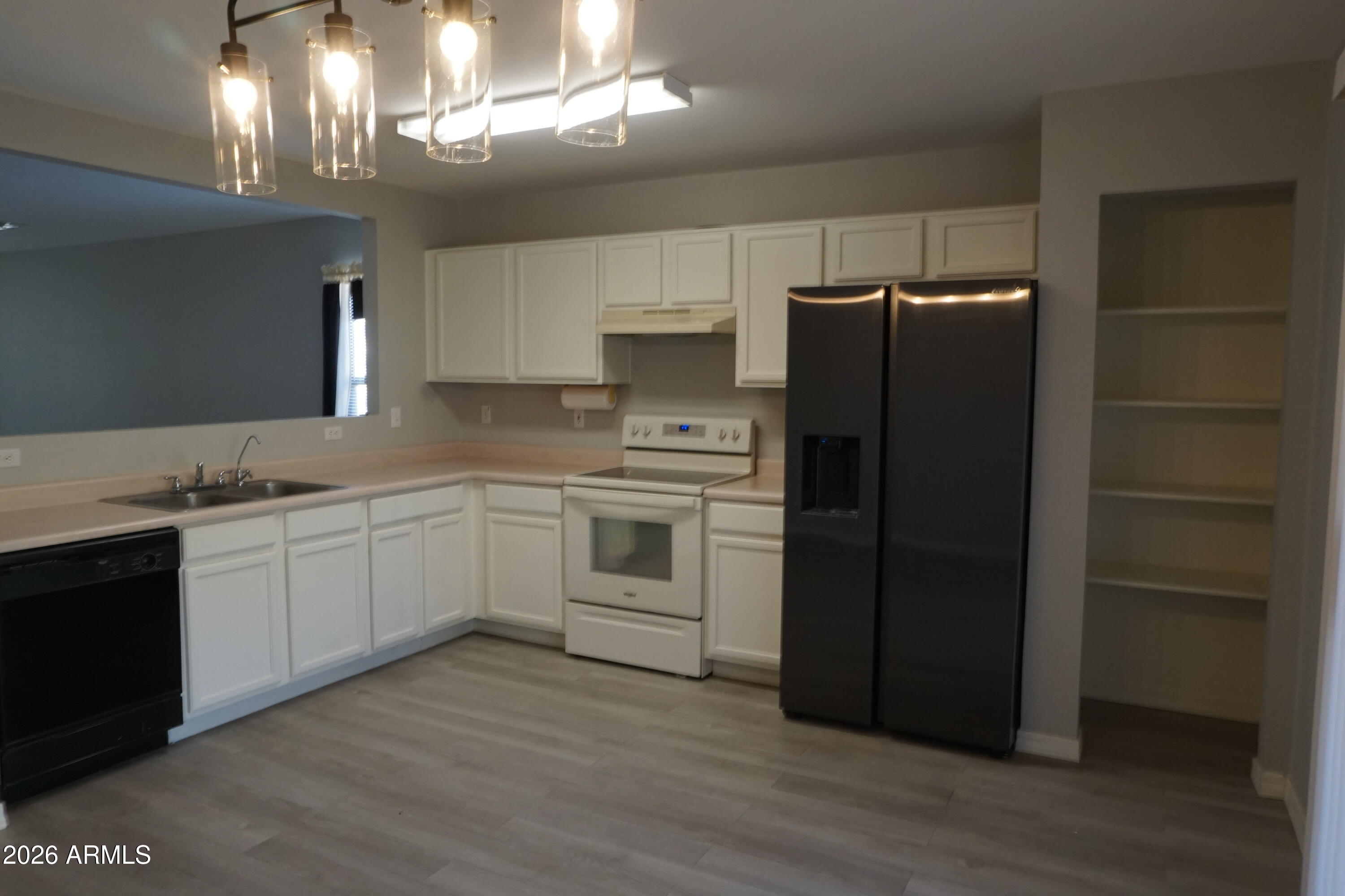 11816 West Bloomfield Road El Mirage, AZ 85335 - Photo 4 of 15 Kitchen