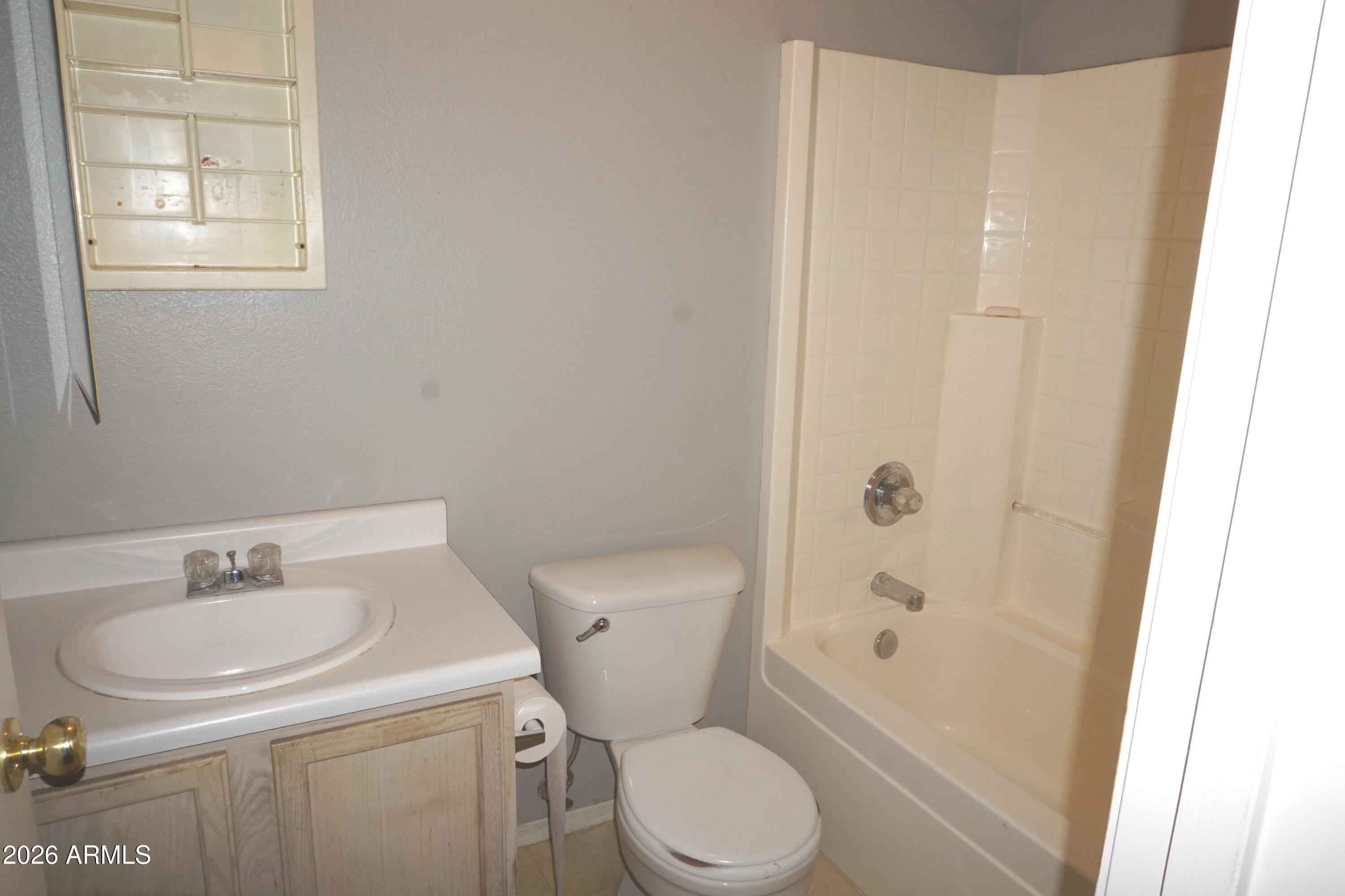 11816 West Bloomfield Road El Mirage, AZ 85335 - Photo 7 of 15 Primary Bathroom
