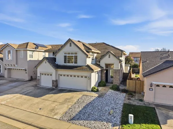 $715,000 | 877 Lavastone Drive, Lincoln, CA 95648