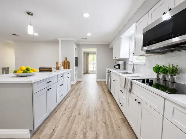 $2,700 | 14011 Wickersham Lane, Houston, TX 77077